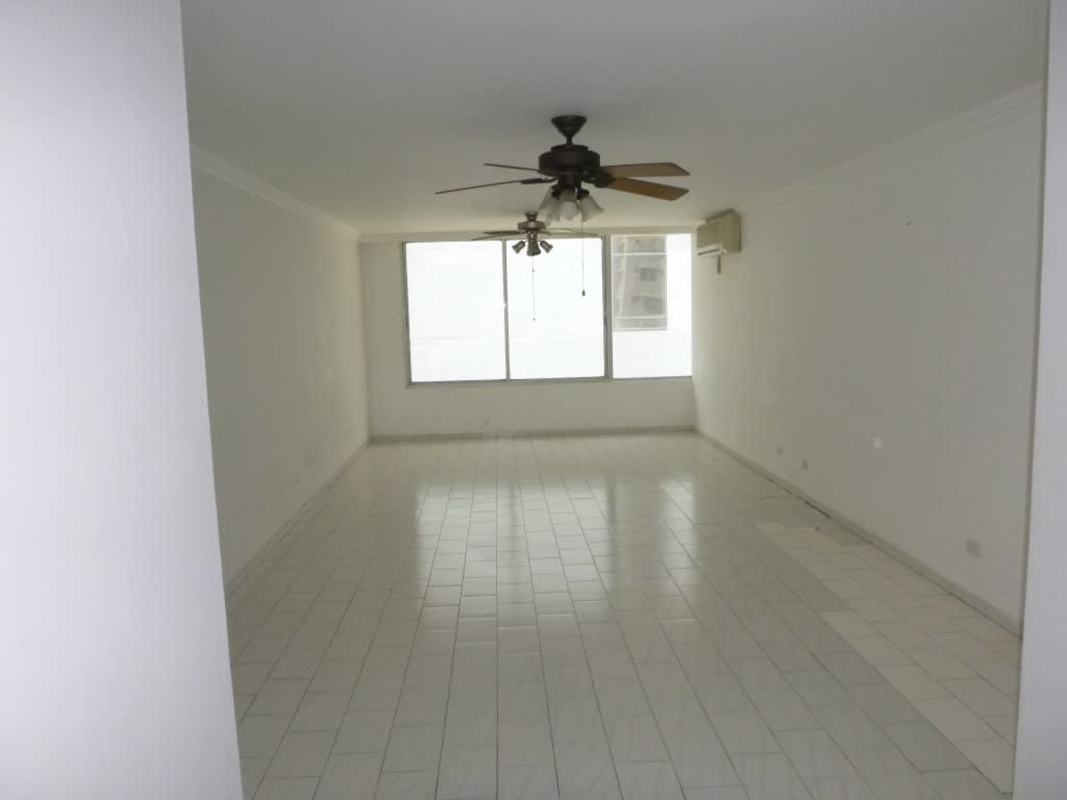 Living room with access to balcony, tiled floor, ceiling fan at PH Ocean View San Francisco Panama City