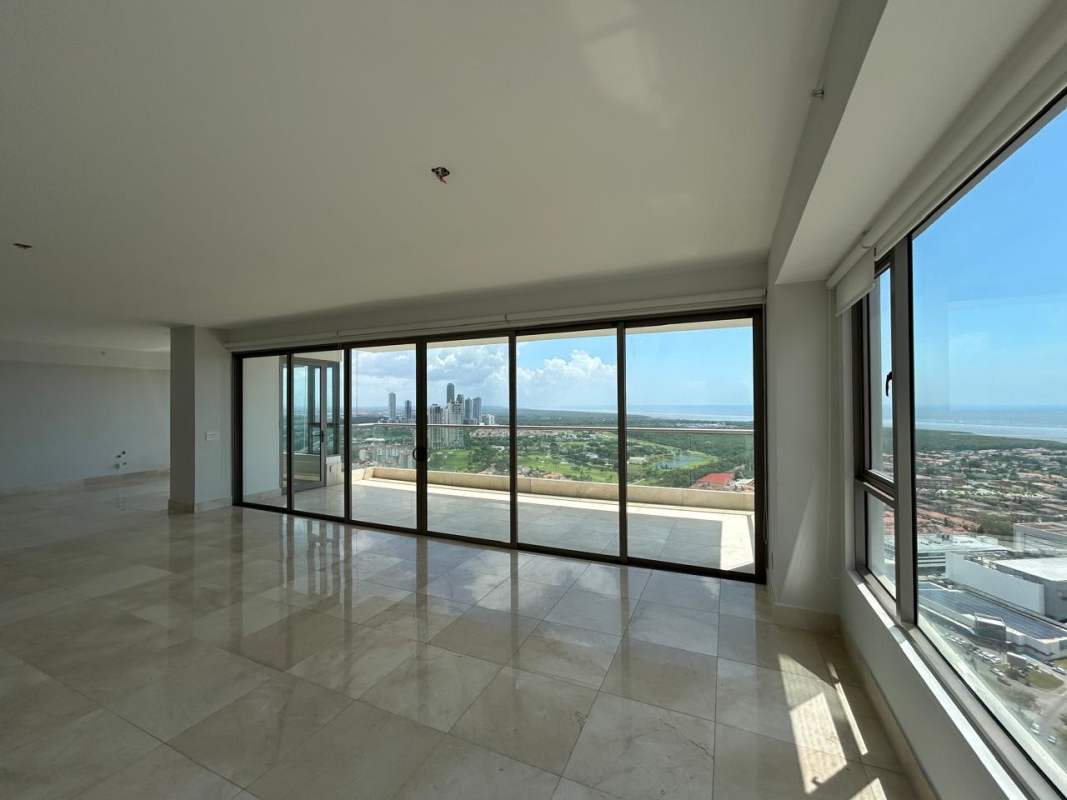 Spacious modern kitchen with luxury quartz countertops, built-in appliances in Greengarden Santa María Panama