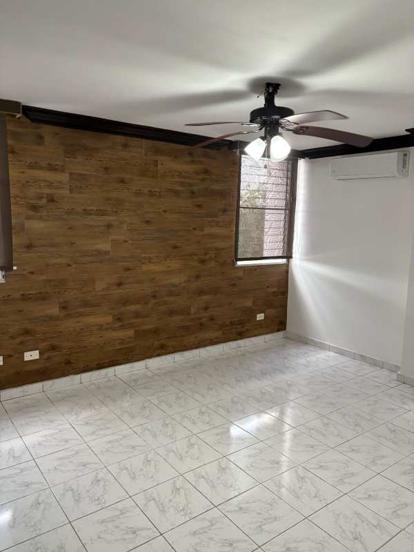 Large master bedroom with AC, ceiling fan, closet in PH Dos Mares Villa de las Fuentes Panama