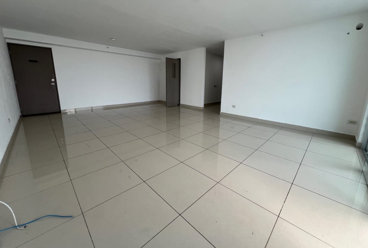 Spacious bedroom with large window, city view, split AC, built-in closets at PH Lexington Tower Panama City