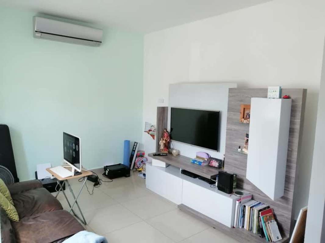Bathroom with glass shower enclosure, modern tile, vanity inside rental house Clayton Panama
