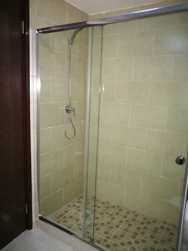 Infinity rooftop pool overlooking Panama skyline Bay View Tower Avenida Balboa