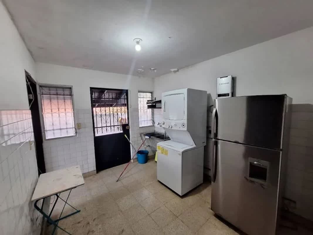 Living room with split AC, wooden vaulted ceiling and tile floors in Betania Panama