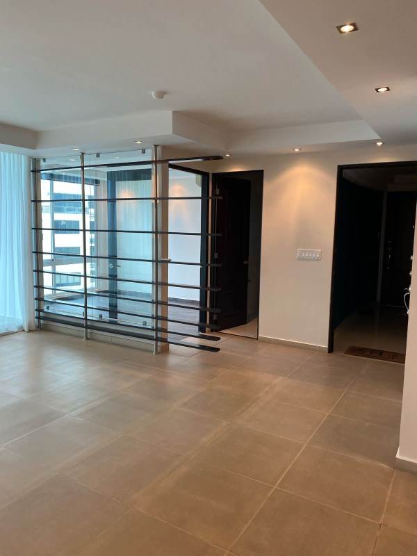 Open living-dining room with panoramic ocean view balcony PH Ocean Drive Punta Pacifica