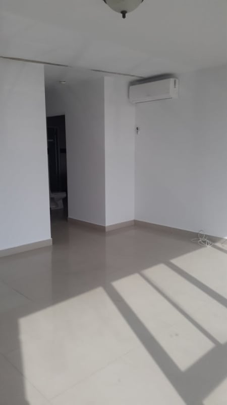 Luxury 3BR Condo with Balcony & Ocean Views PH Privé in - View 5