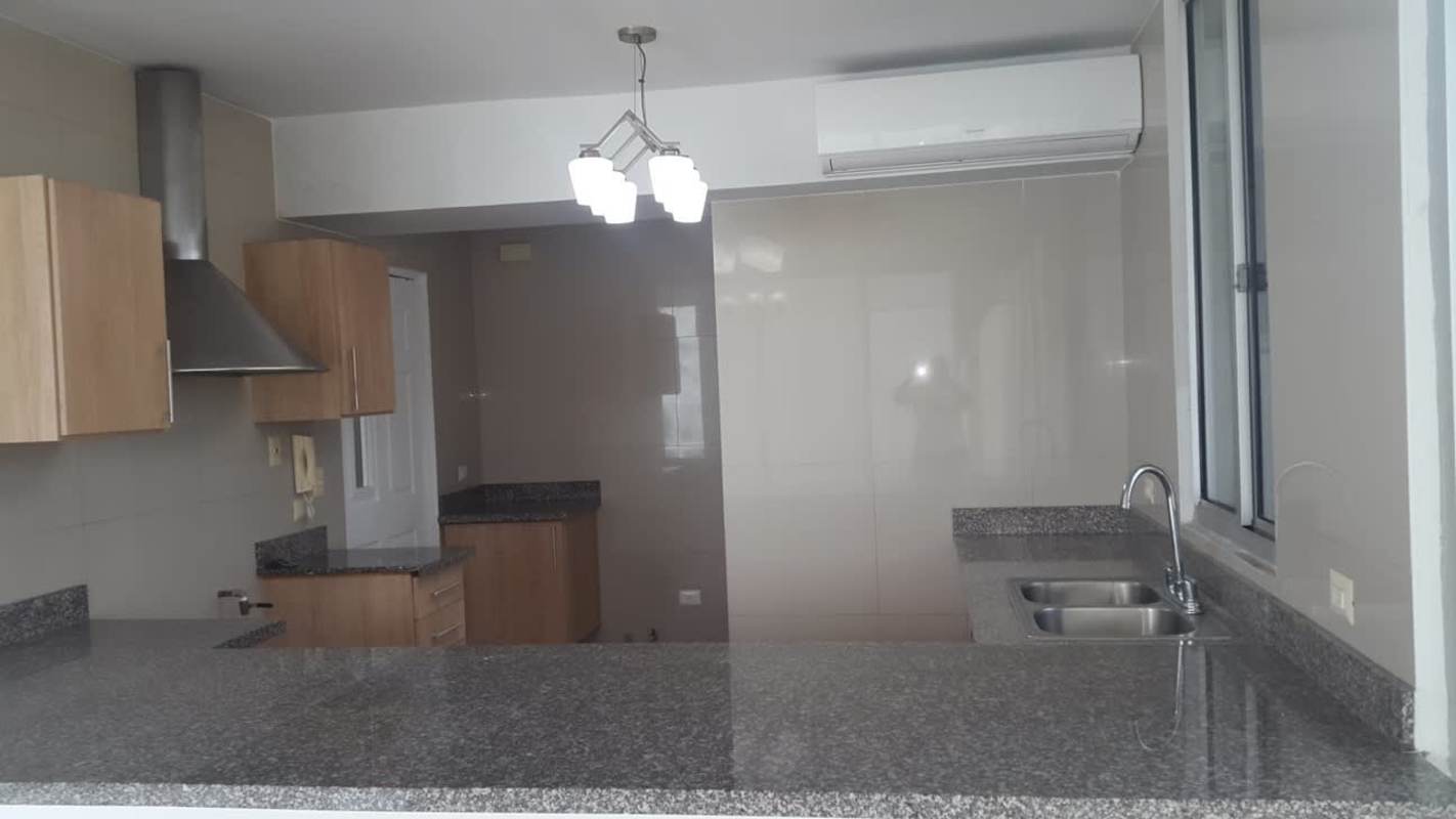 Luxury 3BR Condo with Balcony & Ocean Views PH Privé in - View 6