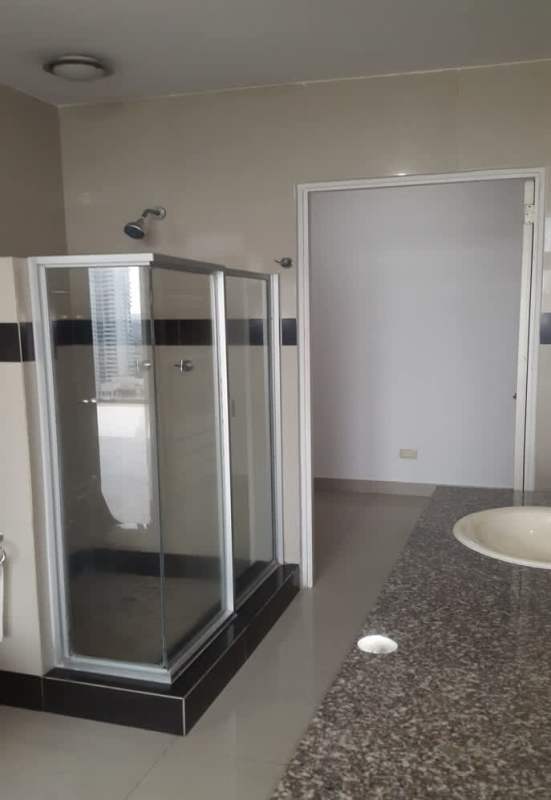 Luxury 3BR Condo with Balcony & Ocean Views PH Privé in - View 10