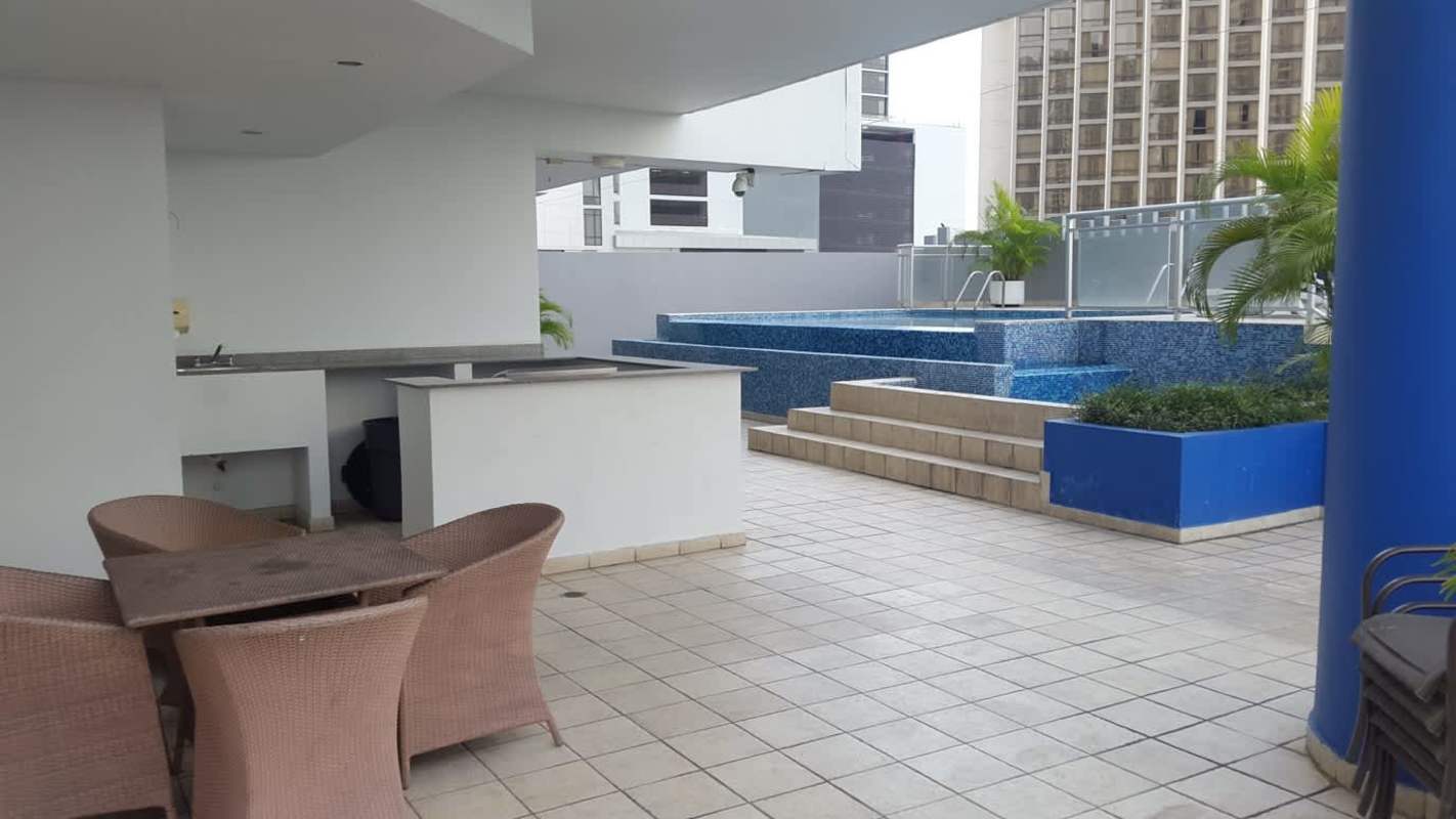 Luxury 3BR Condo with Balcony & Ocean Views PH Privé in - View 13