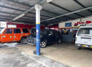 Commercial Warehouse with Offices for Sale in Parque Lefevre - 2 bedrooms