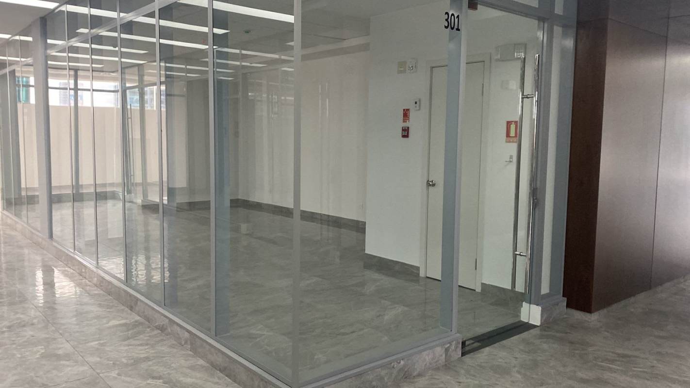 Modern glass entry doors of commercial retail or office for rent in Punta Paitilla Panama