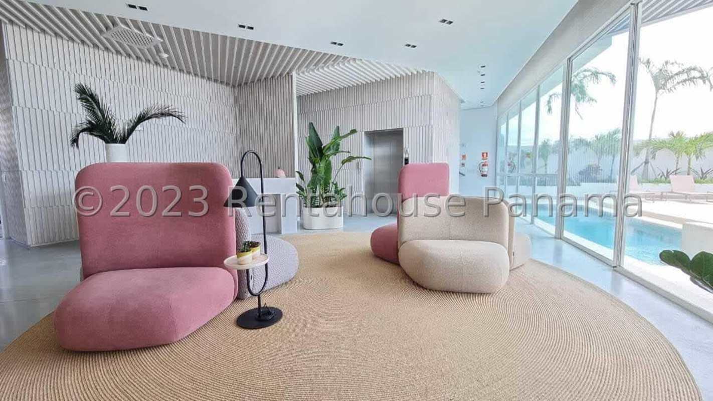 Infinity pool with marina and ocean views in PH Ocean Reef apartment complex Panama