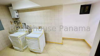 Apartment for Rent in Clayton - 3 bedrooms