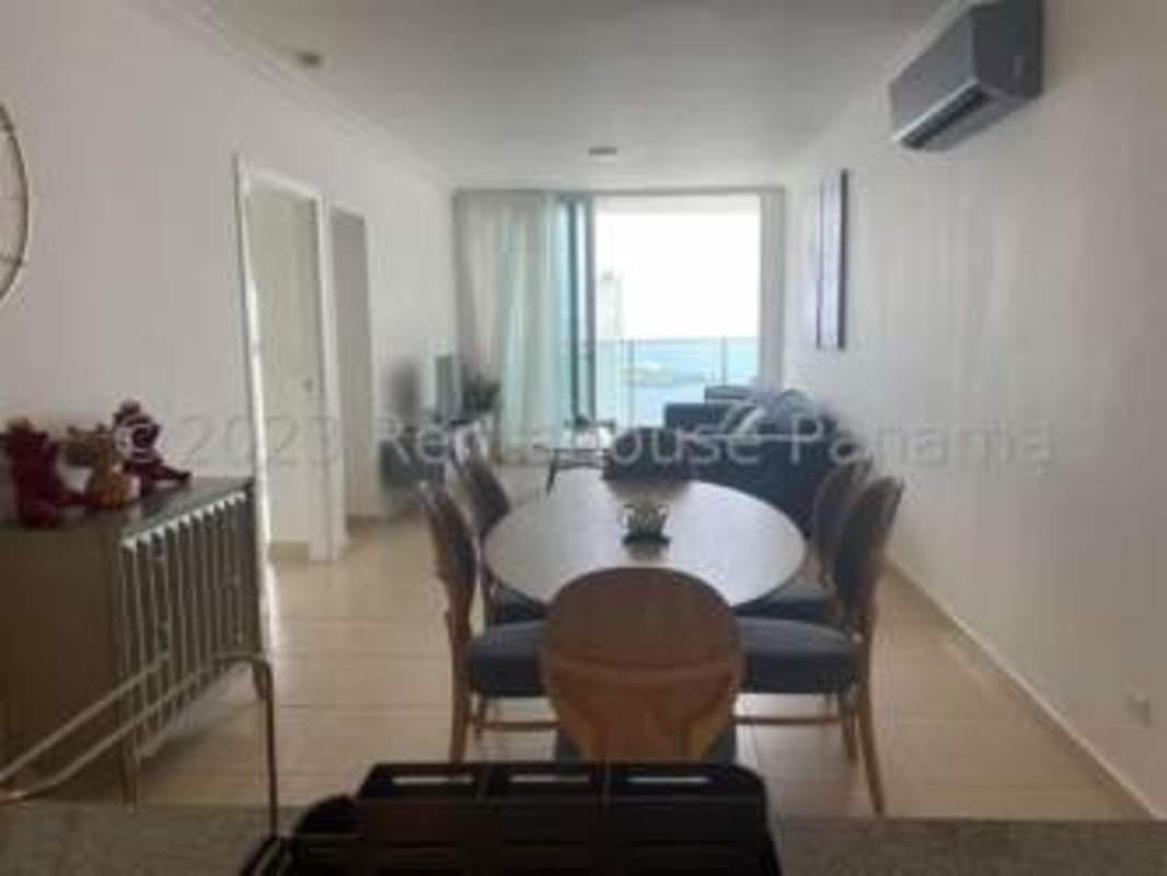 Spacious master bedroom with AC, large window with Pacific view in PH Yacht Club Tower Panama