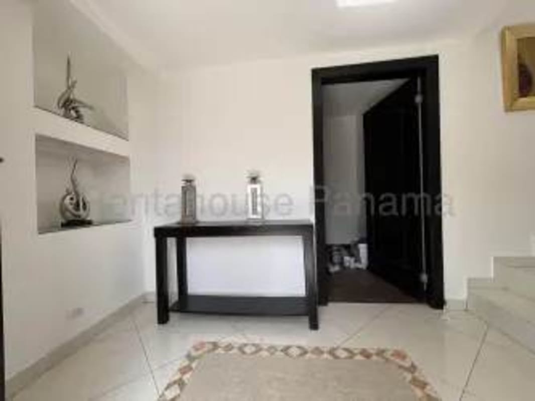 Street view of two-story detached home rental in Condado del Rey Panama