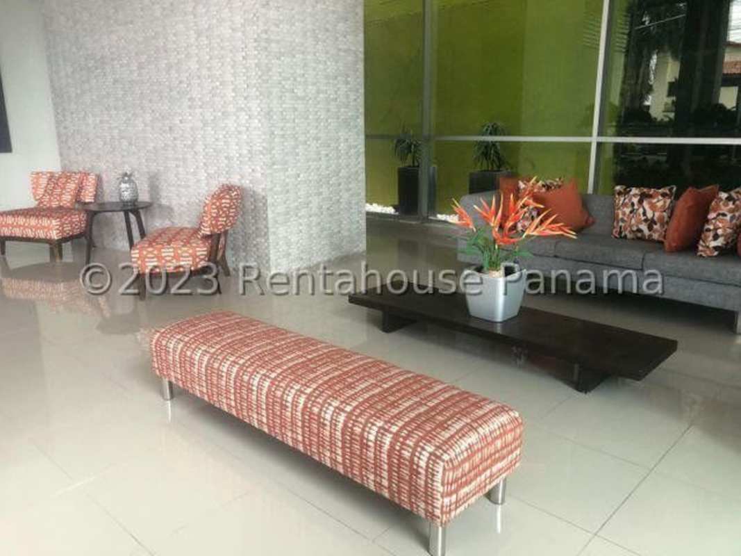 Lobby space with modern seating, decorative plants and bright design at PH Citrus Panama
