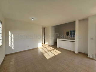 House for Sale in 24 de Diciembre - 3 bedrooms