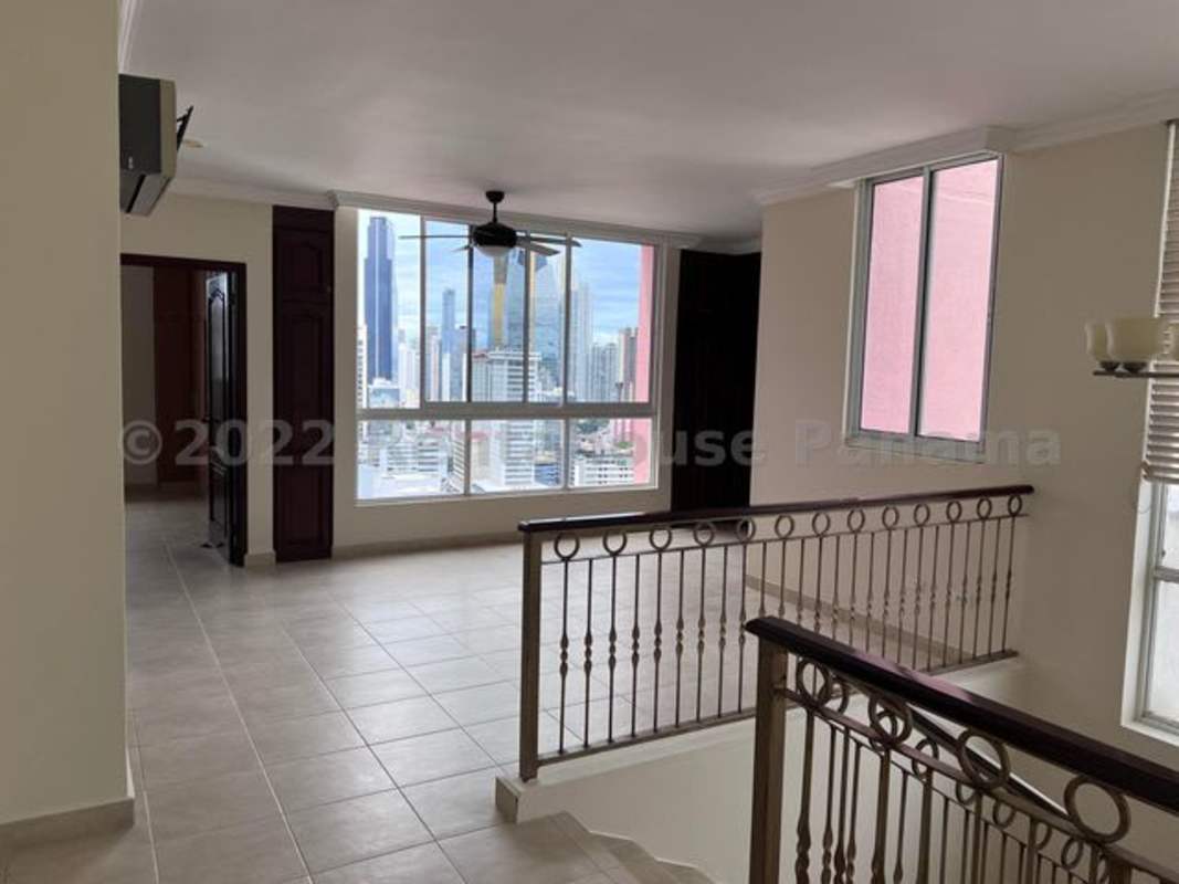 Elegant lobby with contemporary design PH Aurora Tower El Cangrejo