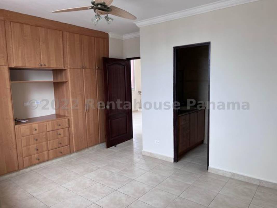 Modern bathrooms with granite counters glass showers PH Aurora Tower Panama