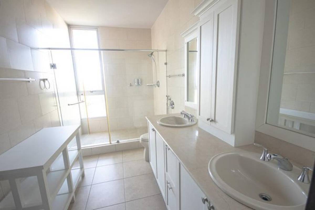 Bright double sink bathroom with shower enclosure PH Costa Real Costa del Este