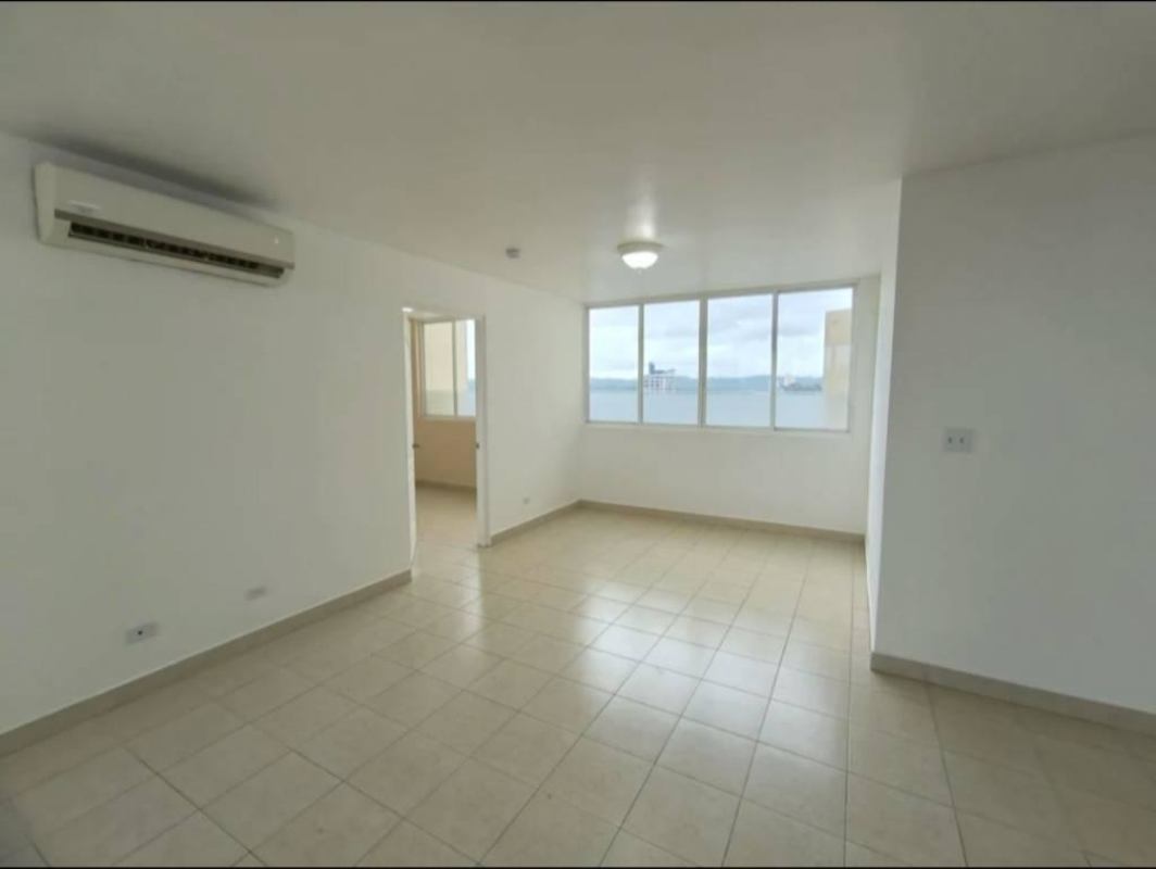 Empty bedroom with window AC ready tile flooring in PH Majestic Garden Panama