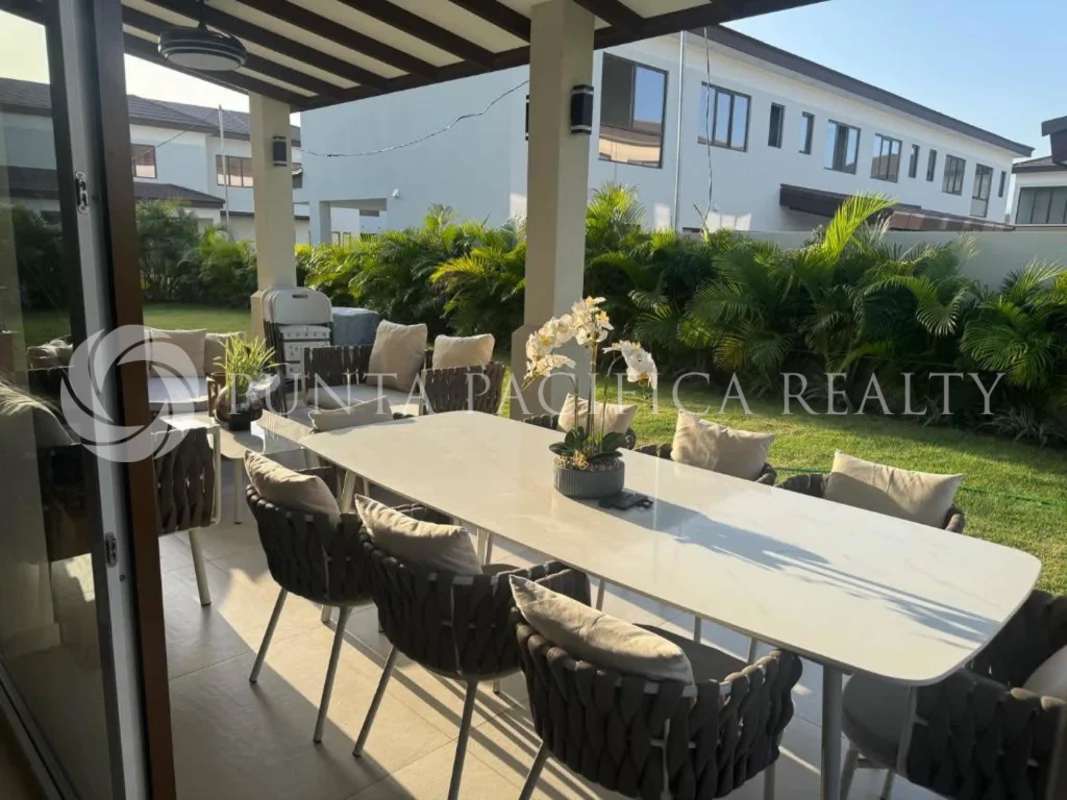 Large private garden patio with dining space The Woods Santa Maria Panama