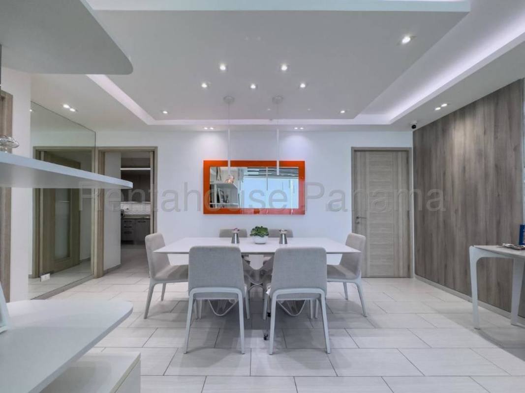 Apartment for rent with sleek modern kitchen, stainless steel appliances, quartz countertops in PH The Towers Calle 50 Panama City
