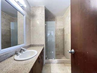 Apartment for Sale in San Francisco - 3 bedrooms