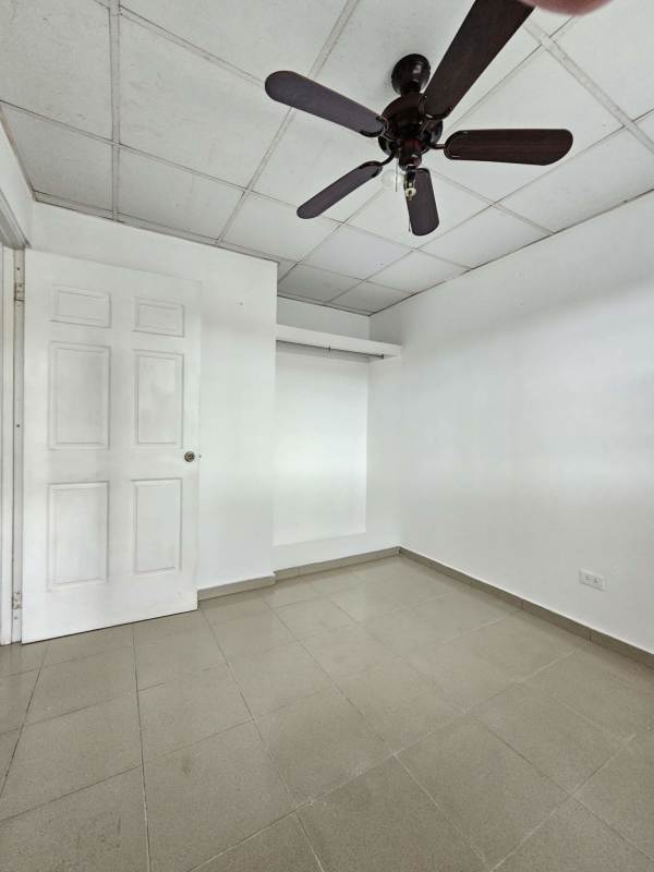 Tiled floor bedroom white walls closet drop ceiling Chilibre Panama
