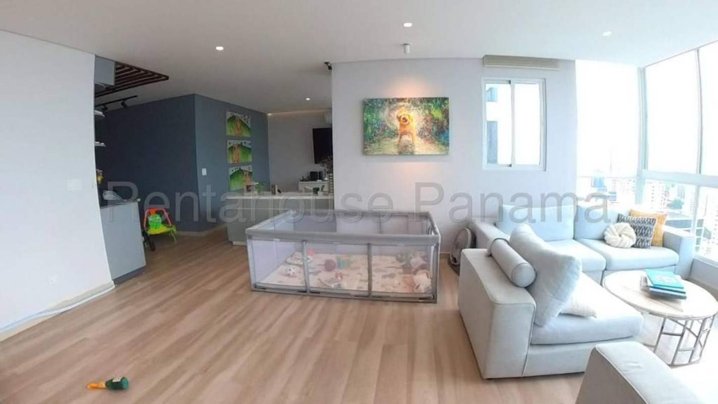 Outdoor pool with jacuzzi, sun deck, children’s play area and skyline views at PH Mandarin Panama City