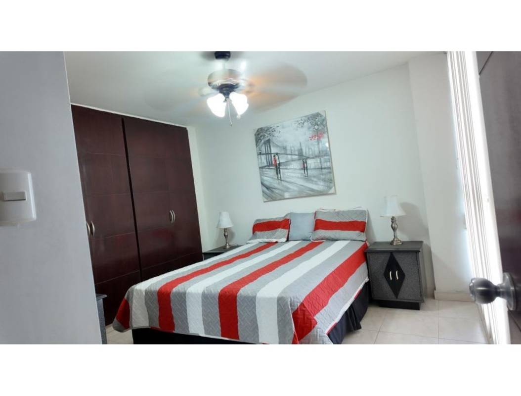 Spacious bedroom with wardrobe, ceiling fan at PH McGregor Heights Ancón Panama