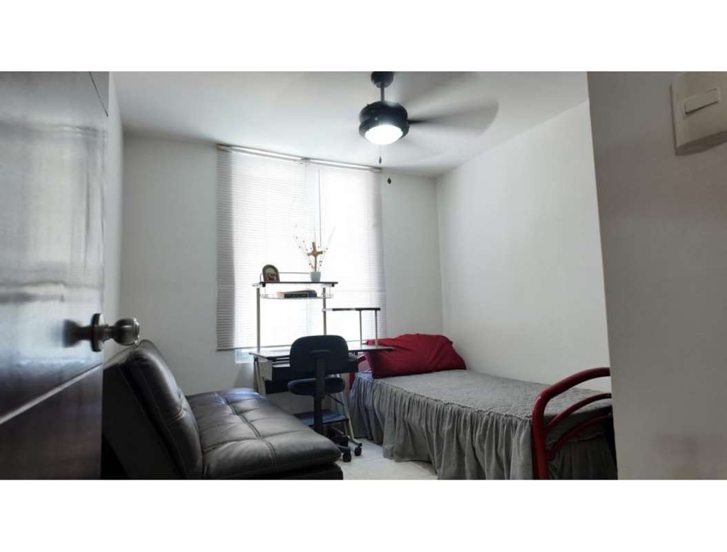 Minimalist bedroom with fan, window blinds, office desk at PH McGregor Heights Ancón Panama