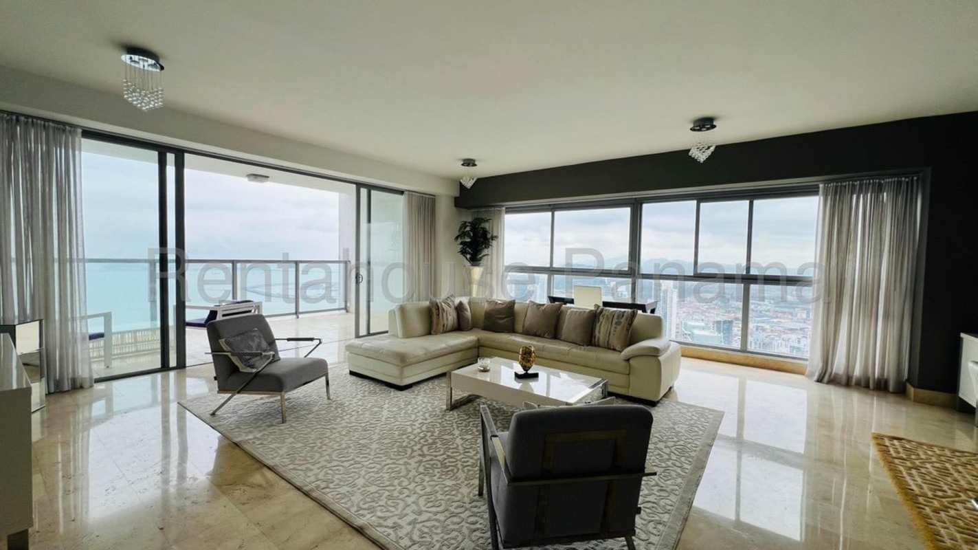 Luxury kitchen with island, granite counters, stainless appliances in penthouse PH BICSA Panama City