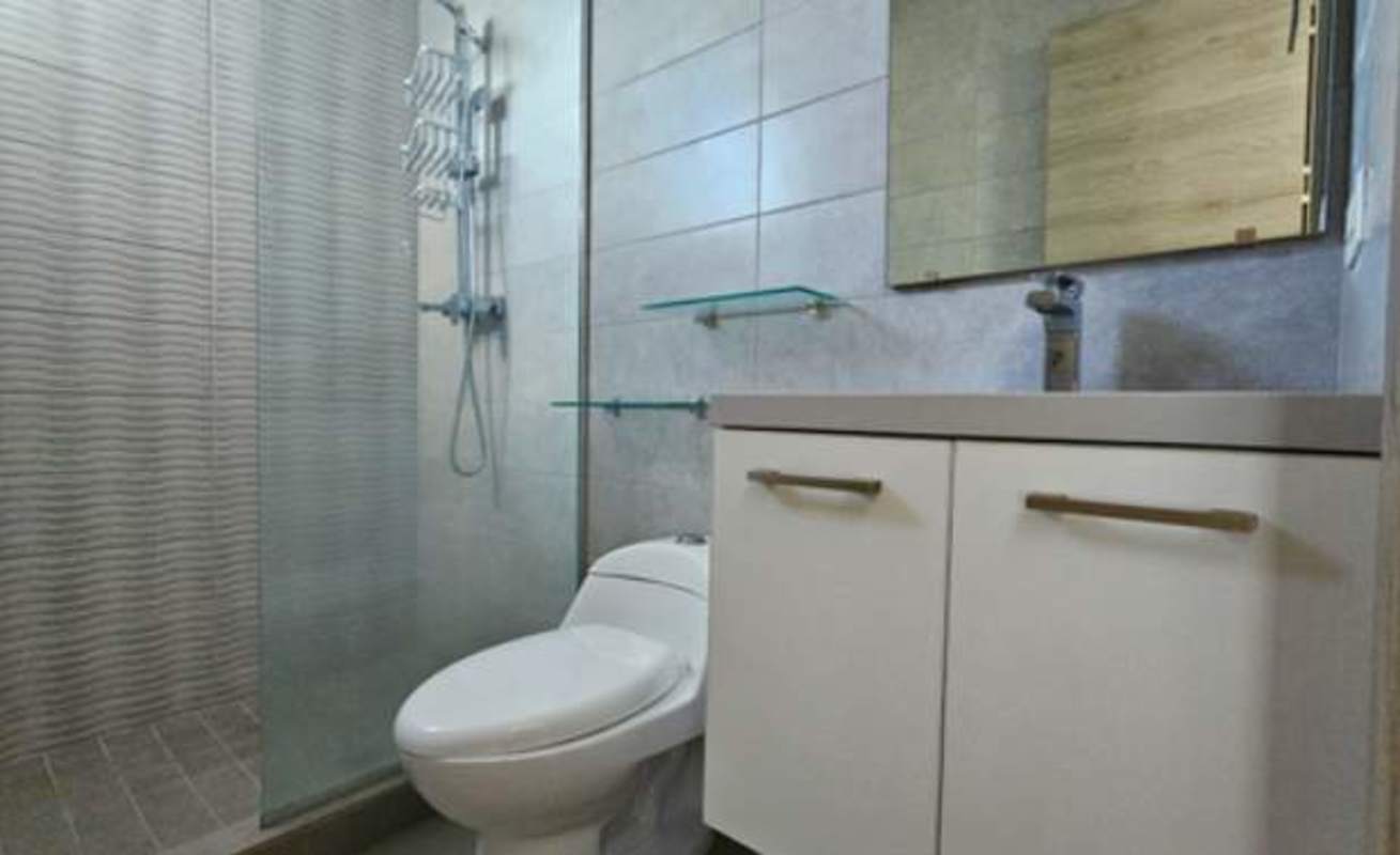 Second bright bedroom with city views in apartment for rent PH Signature Point Panama