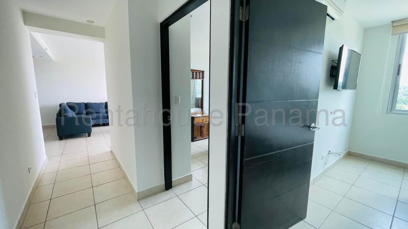 Condominium swimming pool and landscaped area Clayton Park Panama