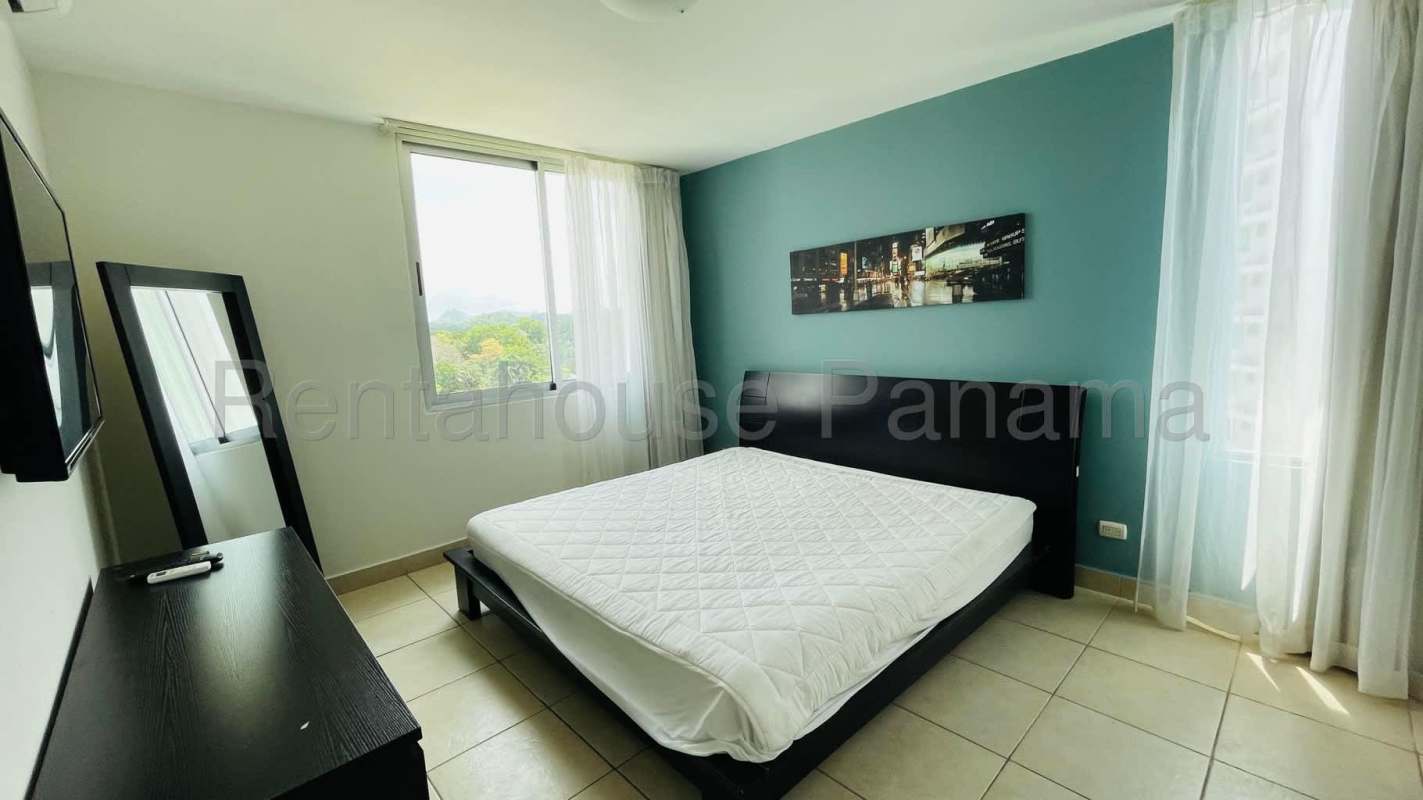 Modern kitchen with granite counters fully equipped Clayton Park Panama