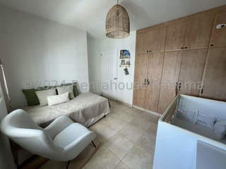 Apartment for Sale in San Francisco - 3 bedrooms