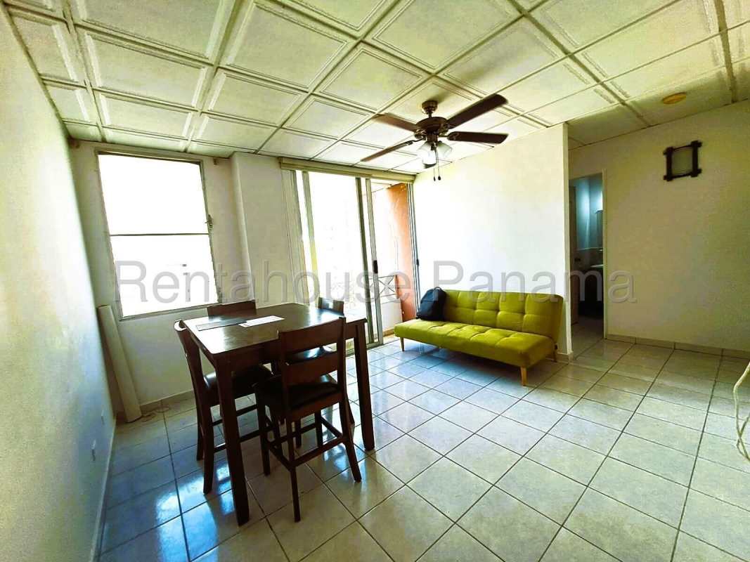 Open kitchen with granite countertop PH Condado Gardens Panama City