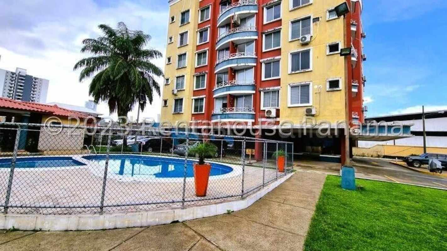 Swimming pool with garden PH Condado Gardens Condado del Rey Panama