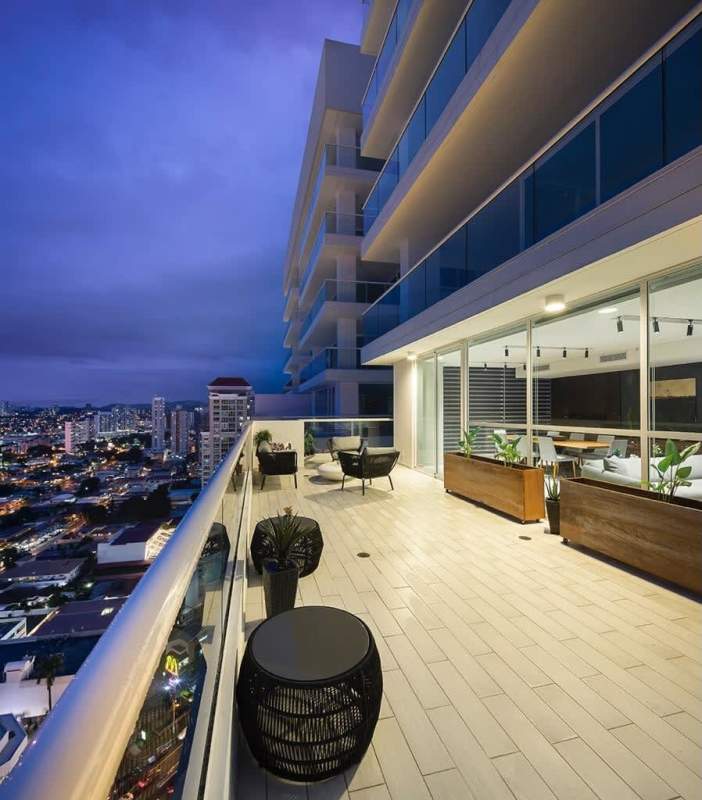 Modern kitchen with granite countertops and cabinets PH San Francisco Bay Panama