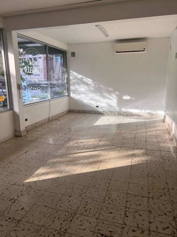 Corner glass-walled commercial space modern design natural lighting Panama