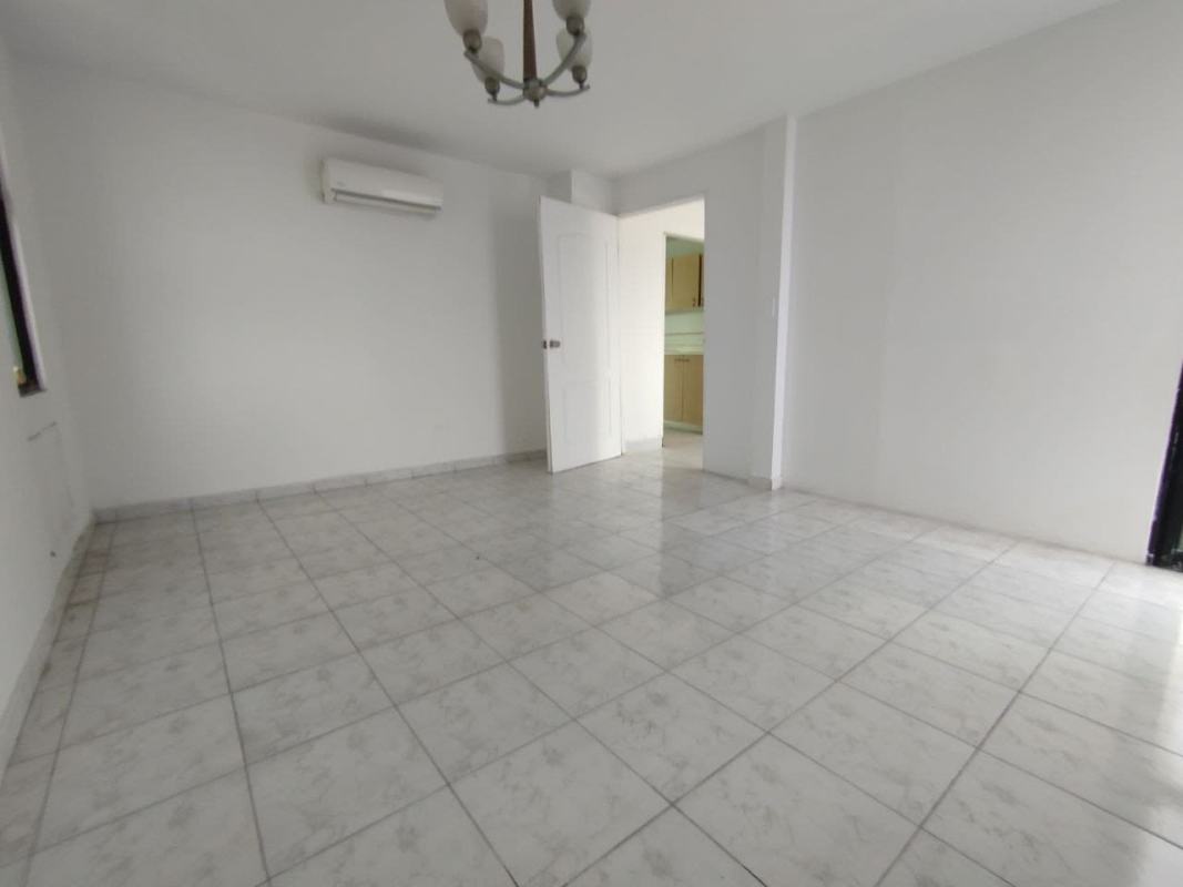 Bank Repossessed 3BR Condo in Campo Alegre Bella Vista