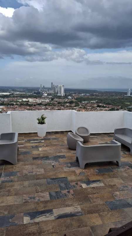 Semi-Furnished 2BR Apartment with Pool Río Abajo Panama