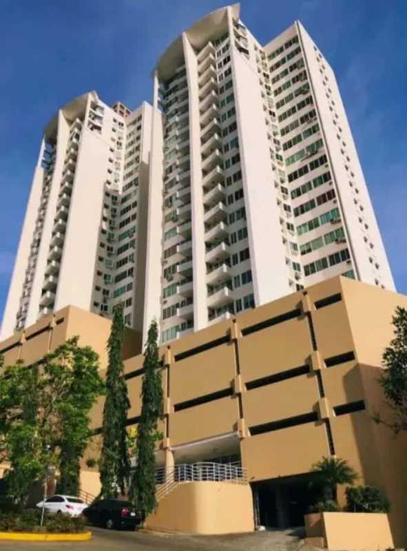 Modern high-rise PH Edison Park with balconies and parking Panama City