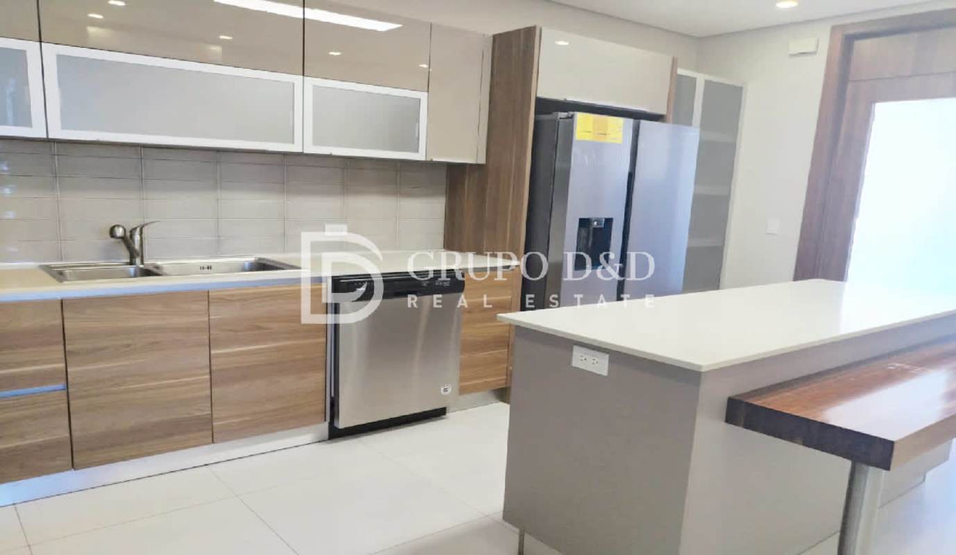 Bright master bedroom with large windows walk-in closet PH Marbella 47 Panama