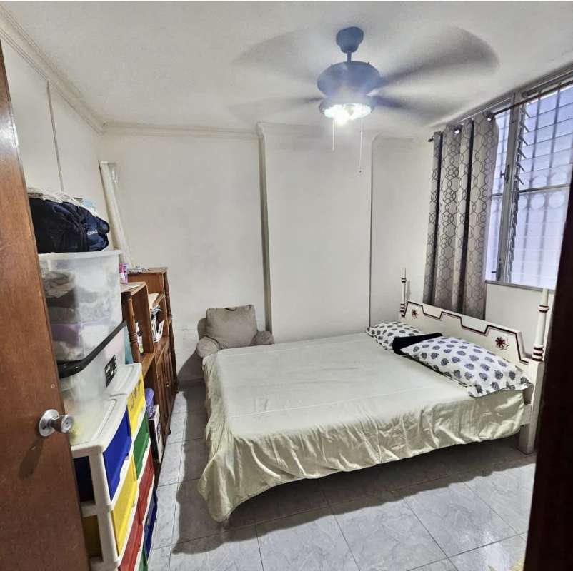 Full bathroom with mosaic shower detail vanity in PH Brisas de España Carrasquilla Panama