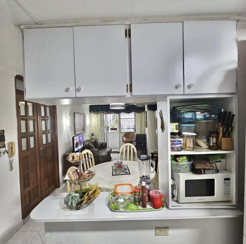 Secondary bedroom with closet and ceiling fan in PH Brisas de España Carrasquilla Panama City