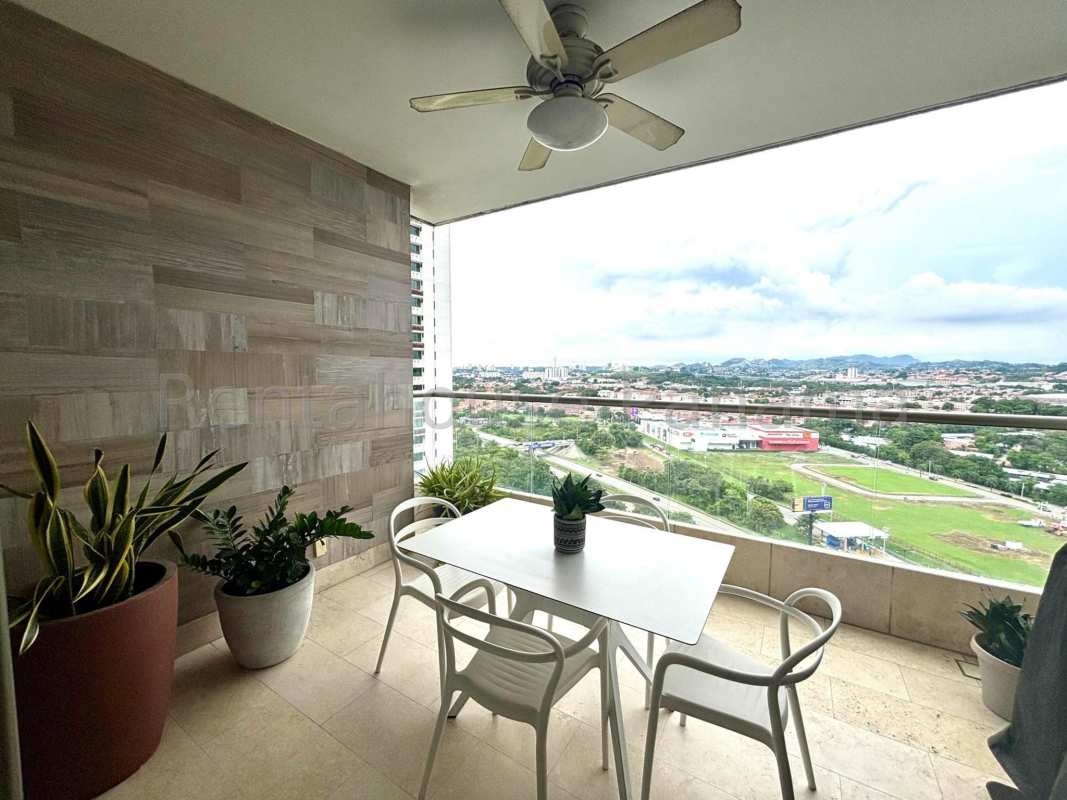 Luxury living and dining space with marble floors, balcony access, city and golf views in Greenview Santa Maria Panama