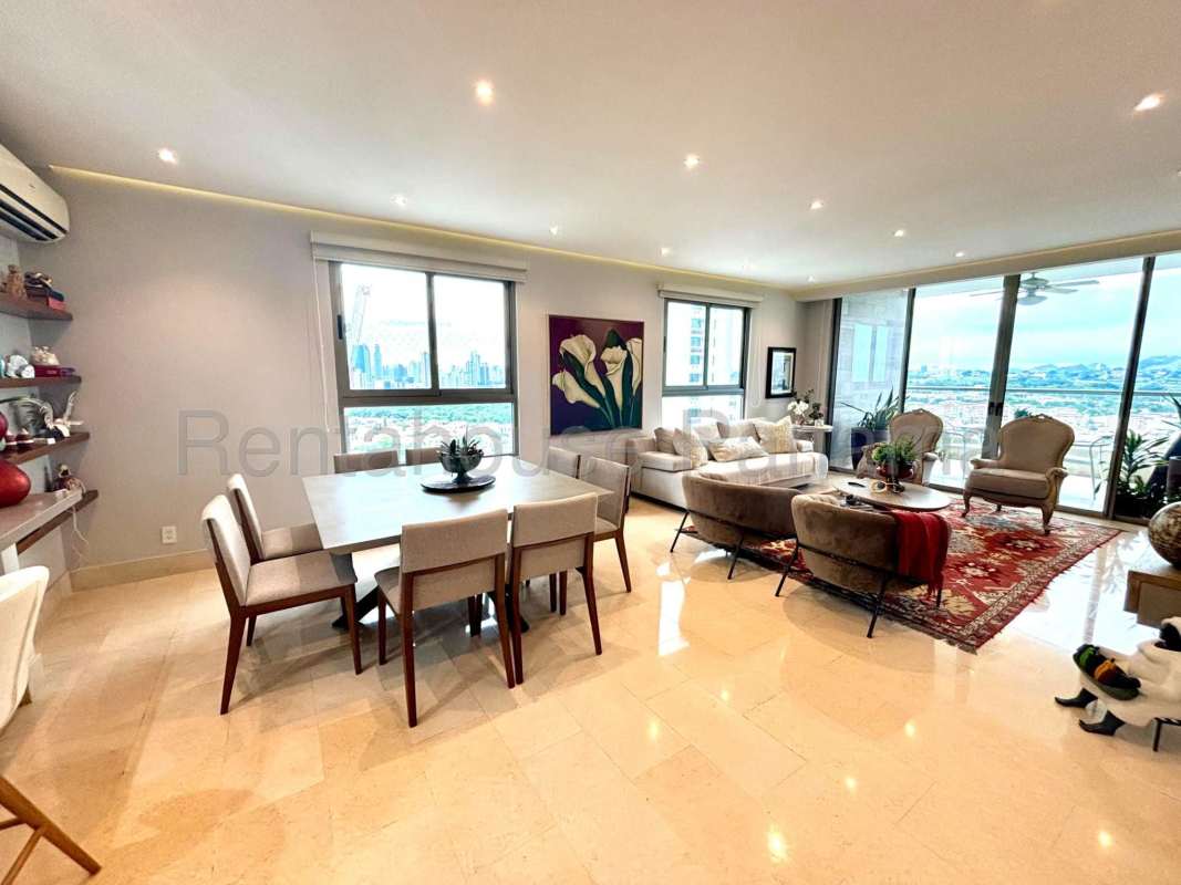 Multipurpose family room or office with natural light in PH Greenview Santa Maria Panama