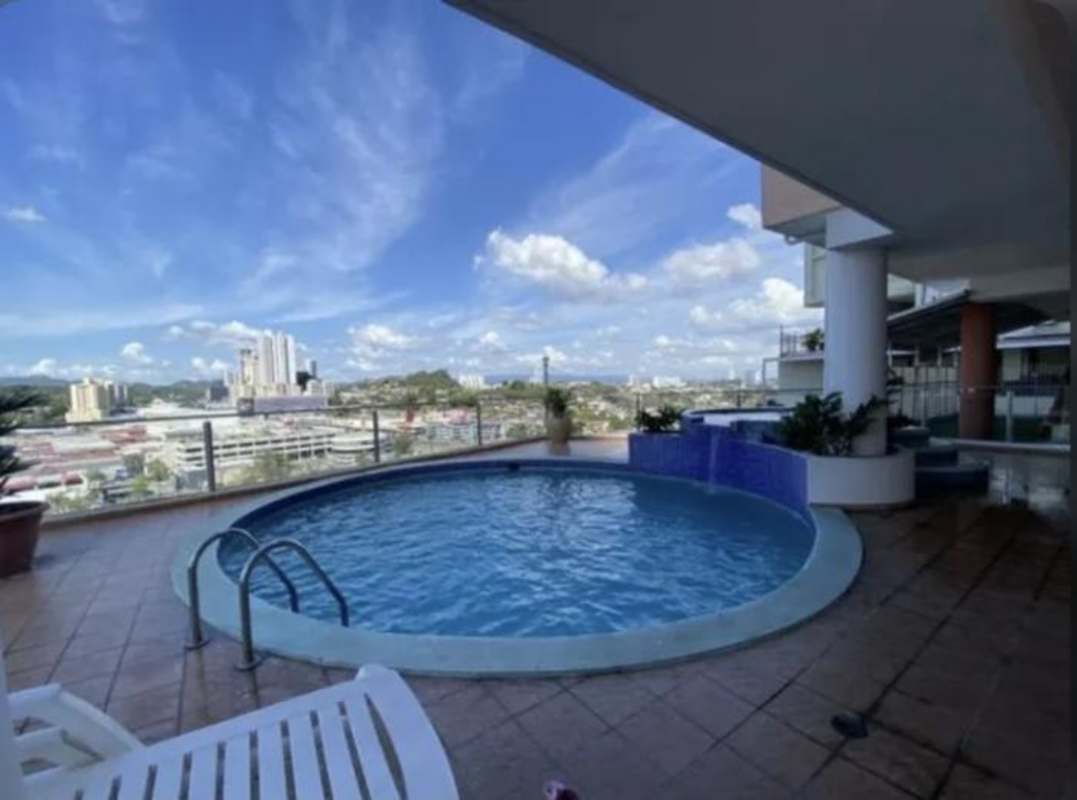 Rooftop terrace with circular jacuzzi and panoramic views PH Dos Mares Betania Panama