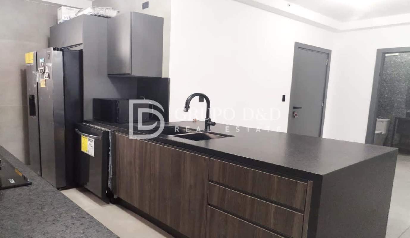 Modern Italian kitchen with appliances and large island PH Victory Sport Coco del Mar Panama